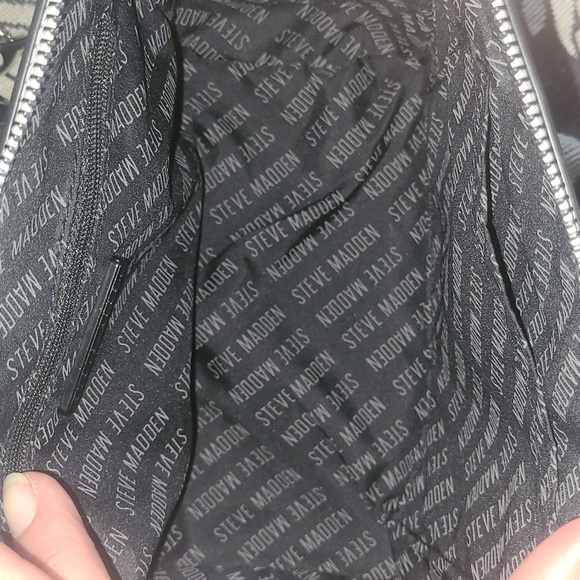 Steve Madden White Crossbody Bag with Multicolor Doodle Grafitte Print - Picture 7 of 8